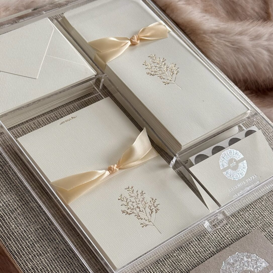 Caja Mediana Árbol Rama Dorado